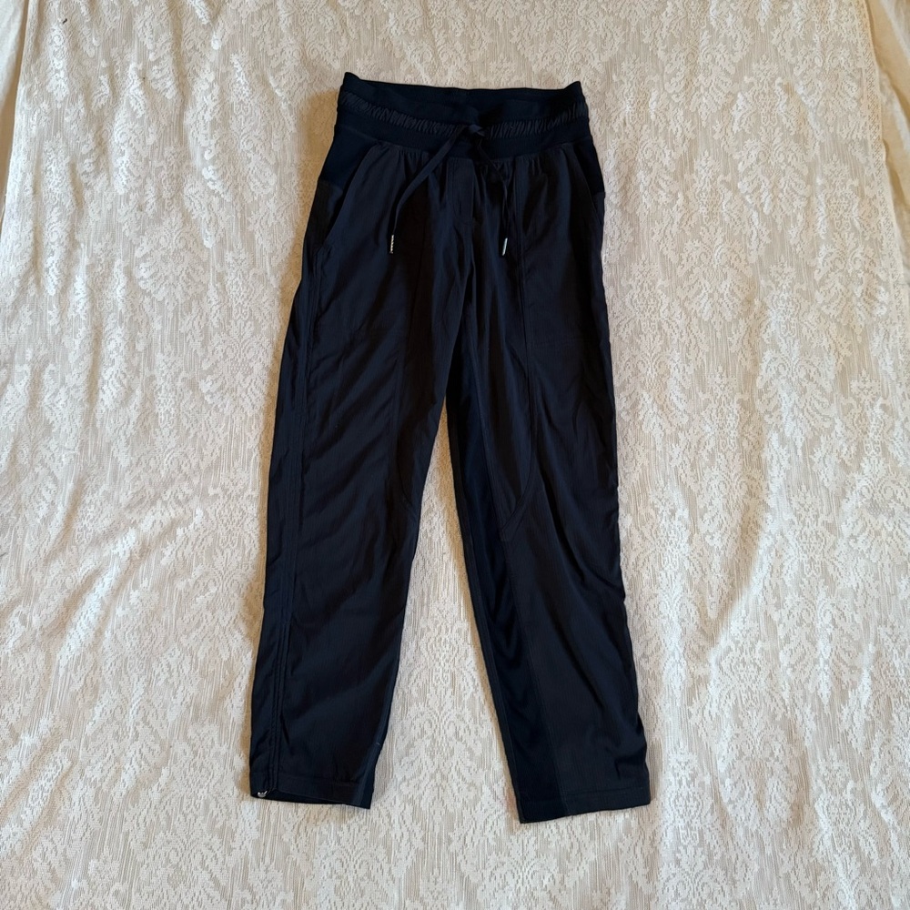 Lululemon dance studio mid rise crop pants - Picture 2 of 11
